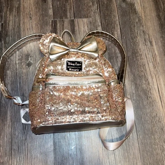 Loungefly | Bags | Loungefly Gold Sequin Minnie Backpack  display picture 3